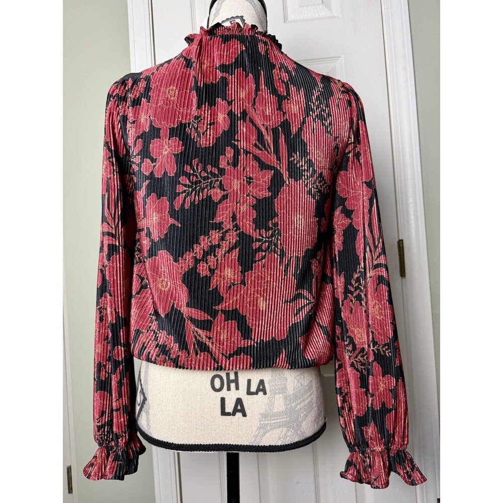 NEW Lush Black Red Floral Pleated Blouse Surplice Neck Ruffled Long Sleeve S - Picture 5 of 10